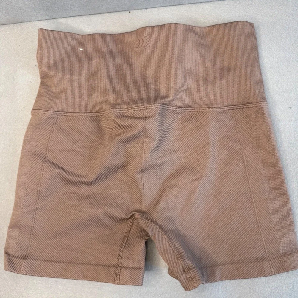 All In Motion Womens Seamless High Rise Bike Shorts Taupe Small Activewear